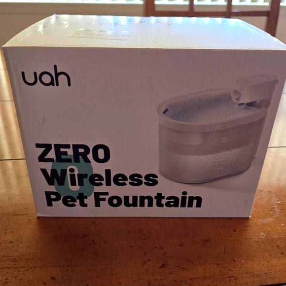 NEW Uahpet Cat Wireless/Battery Operated 2L/67oz Pumpless Pet Water Fountain - Picture 1 of 3